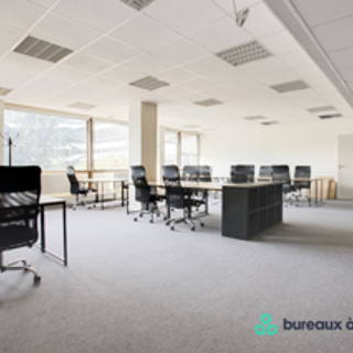 Bureau privé 131 m² 32 postes Location bureau Rue Royale Saint-Cloud 92210 - photo 2